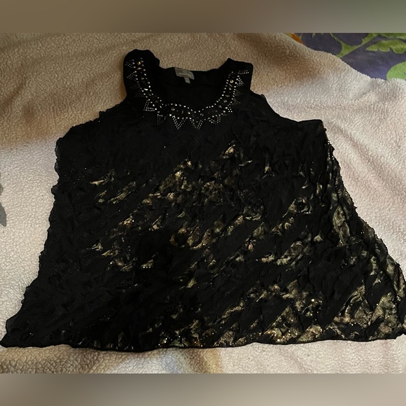Woman’s frilly Tank Top! Black with gold inlay metallic! Size 2 X- pre owned - Picture 9 of 9